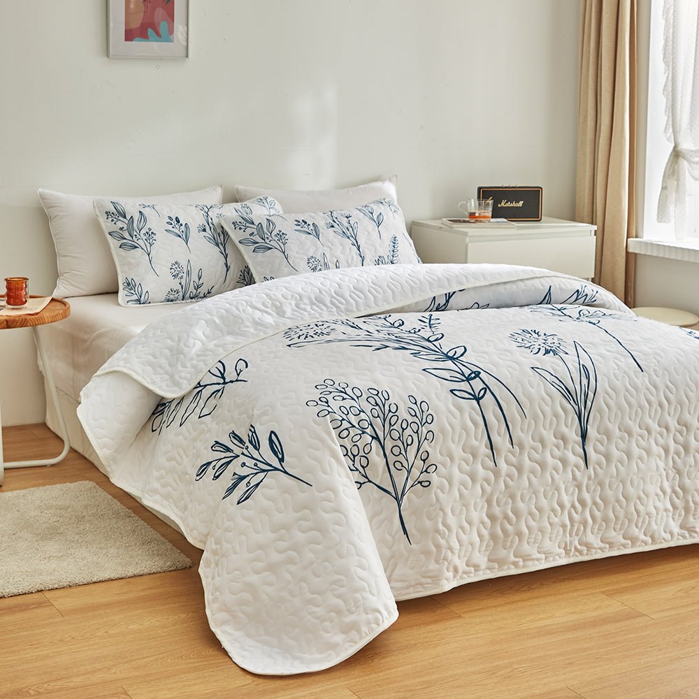 Blue Flowers Bedspread Set - DormVibes