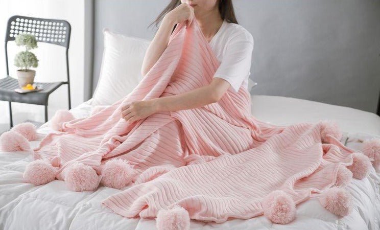Super Soft Pom Pom Throw Blanket - DormVibes