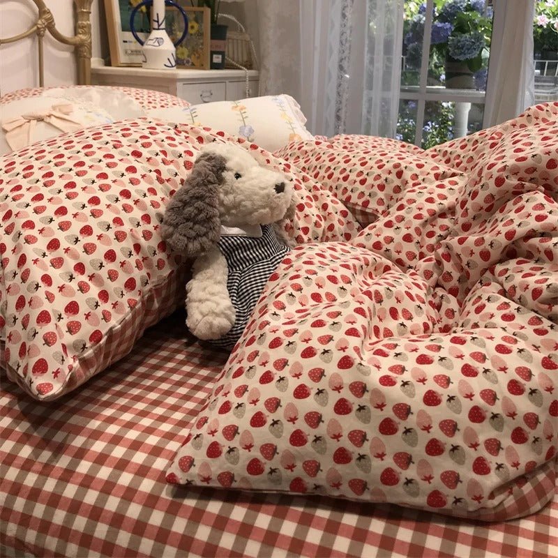 Cute Strawberry Bed Set - DormVibes