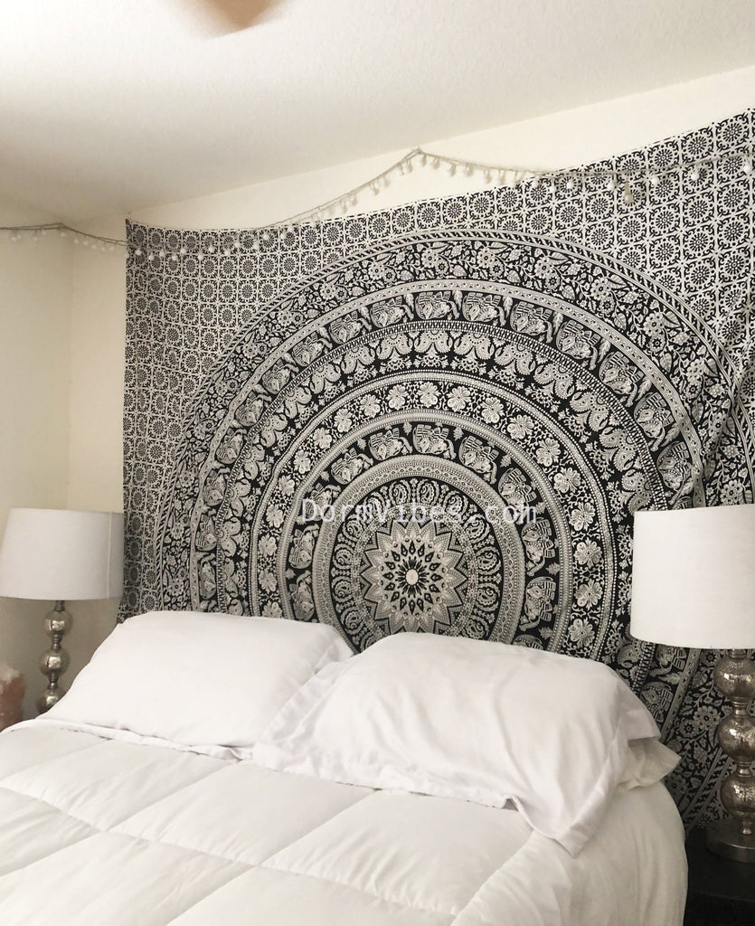 Black and White Mandala Tapestry - DormVibes