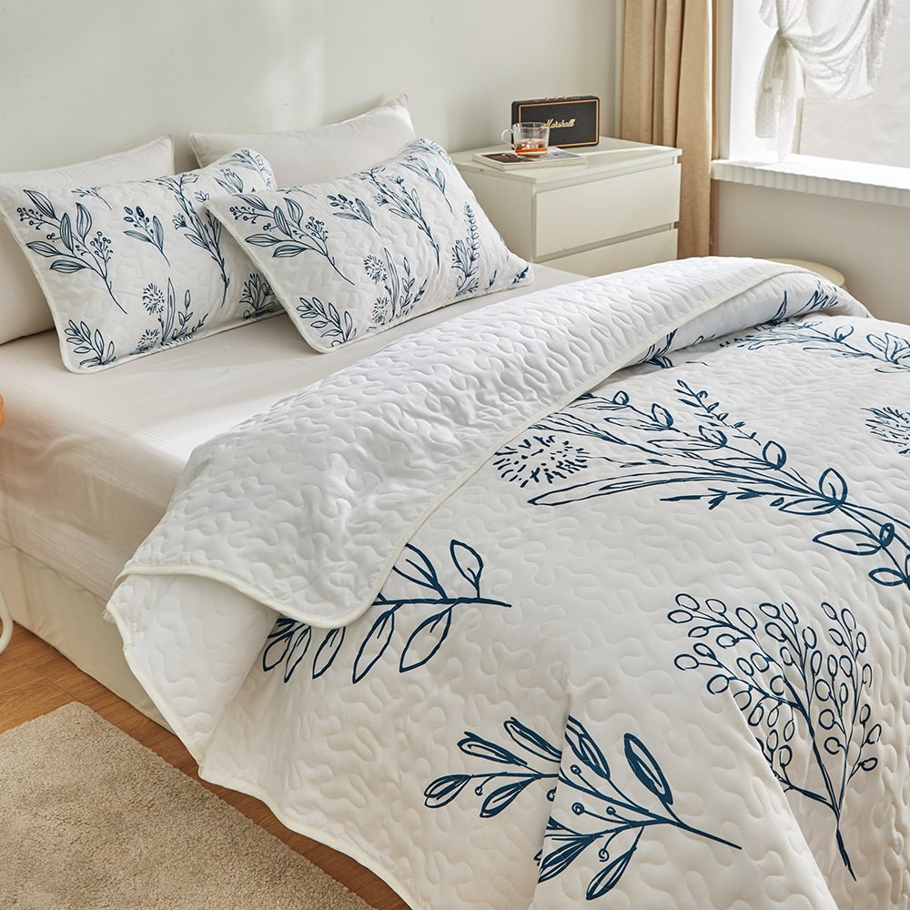 Blue Flowers Bedspread Set - DormVibes