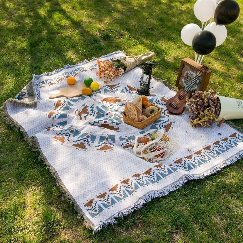 Bohemian Line Blanket: Multifunctional Full-Cover Chenille Blanket with Geometric Patterns, Anti-Pilling Pastoral Style for Outdoor Picnics, Camping, and Sofa Cover - DormVibes