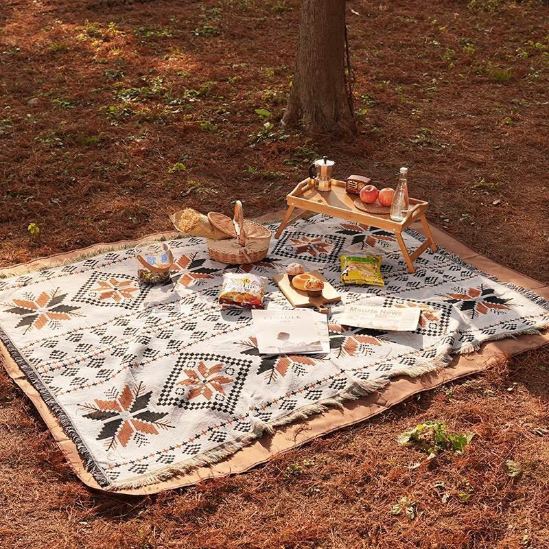 Bohemian Line Blanket: Multifunctional Full-Cover Chenille Blanket with Geometric Patterns, Anti-Pilling Pastoral Style for Outdoor Picnics, Camping, and Sofa Cover - DormVibes