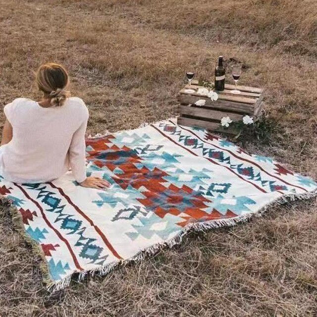 Bohemian Line Blanket: Multifunctional Full-Cover Chenille Blanket with Geometric Patterns, Anti-Pilling Pastoral Style for Outdoor Picnics, Camping, and Sofa Cover - DormVibes