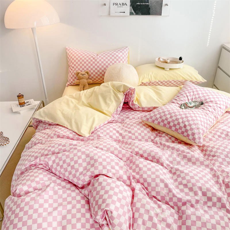 Checkerboard Bed Set - DormVibes