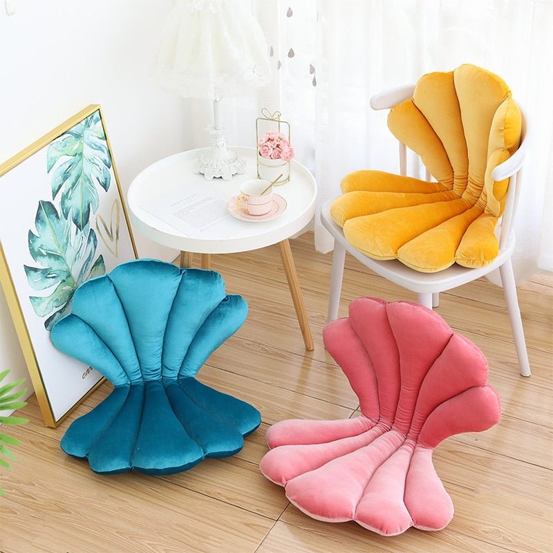 Chic Velvet Shell Cushion - Luxurious and Stylish Pillow for Living Room, Bedroom - DormVibes