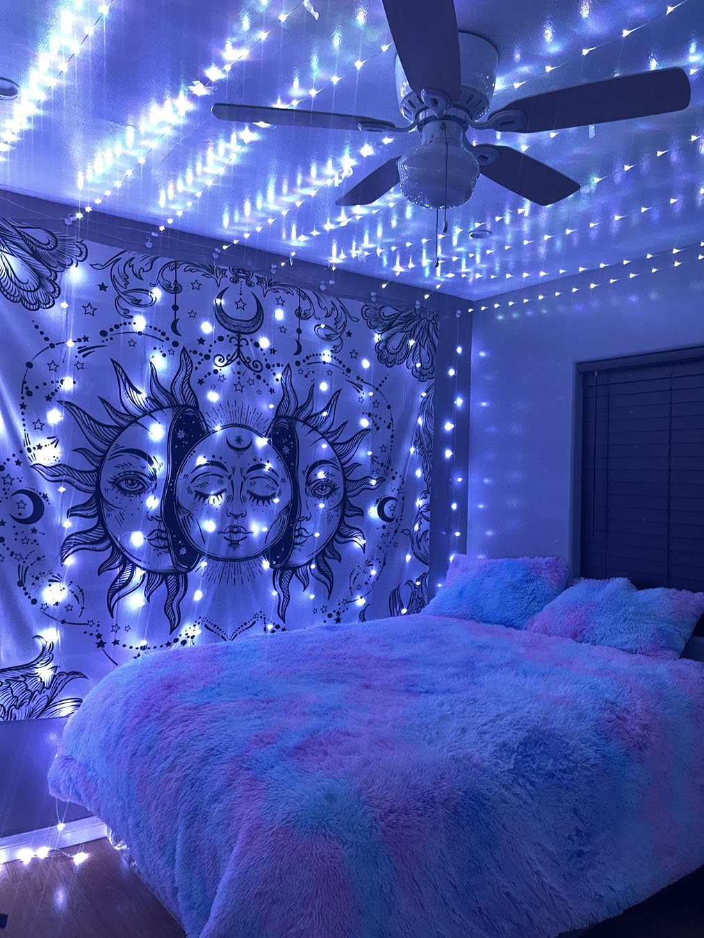 Neon aesthetic room 2025