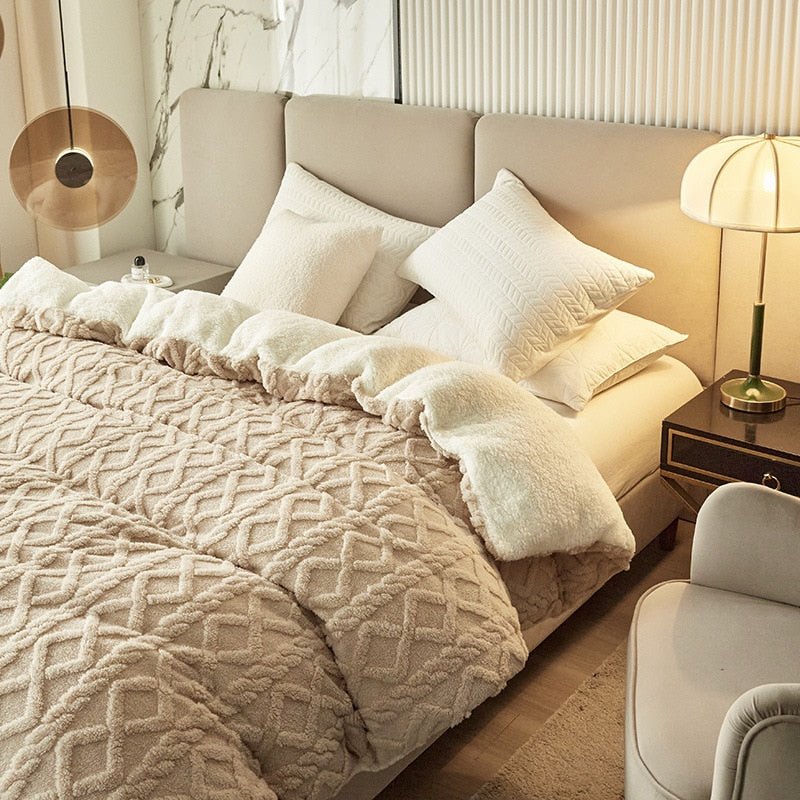 Dual-Sided Comfort: The Soft Artificial Cashmere Duvet Cover - DormVibes