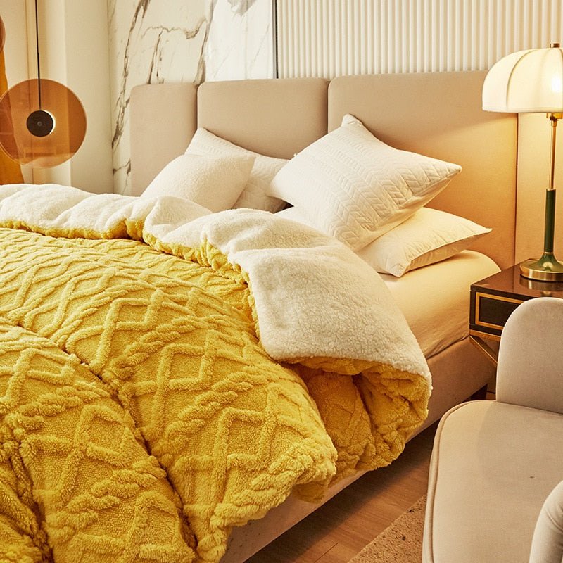 Dual-Sided Comfort: The Soft Artificial Cashmere Duvet Cover - DormVibes