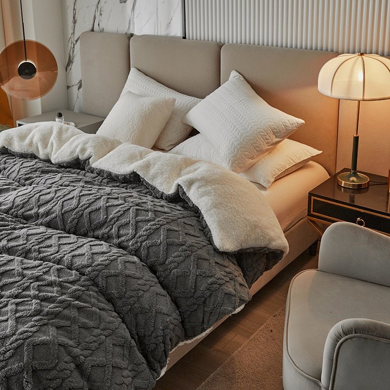 Dual-Sided Comfort: The Soft Artificial Cashmere Duvet Cover - DormVibes