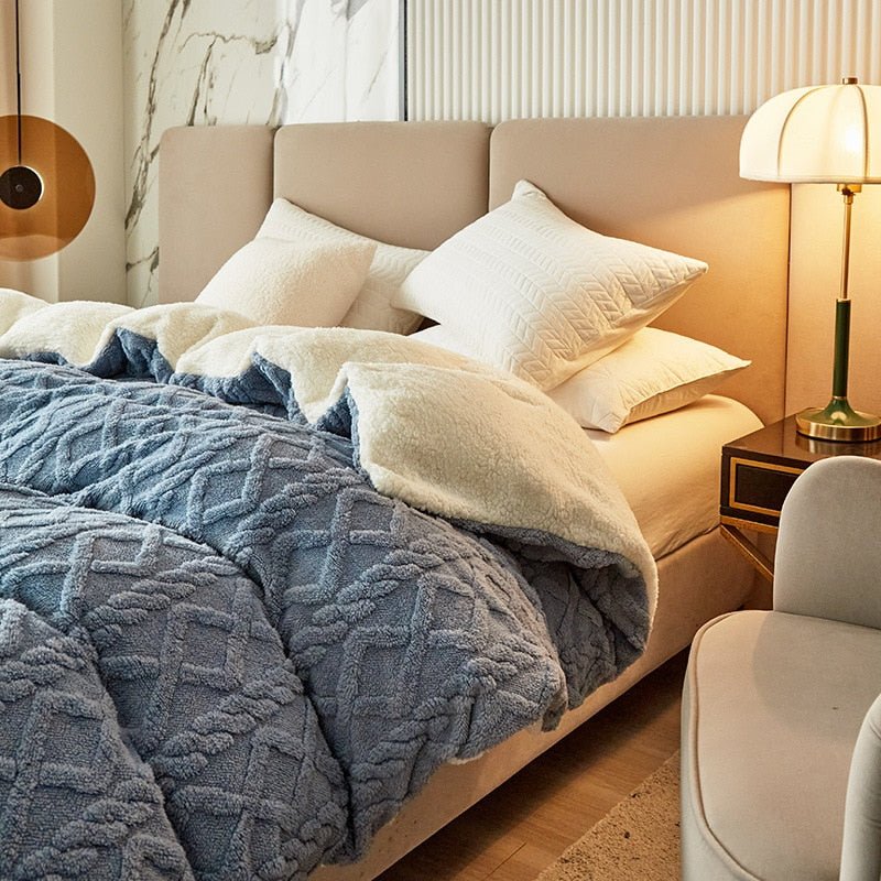 Dual-Sided Comfort: The Soft Artificial Cashmere Duvet Cover - DormVibes