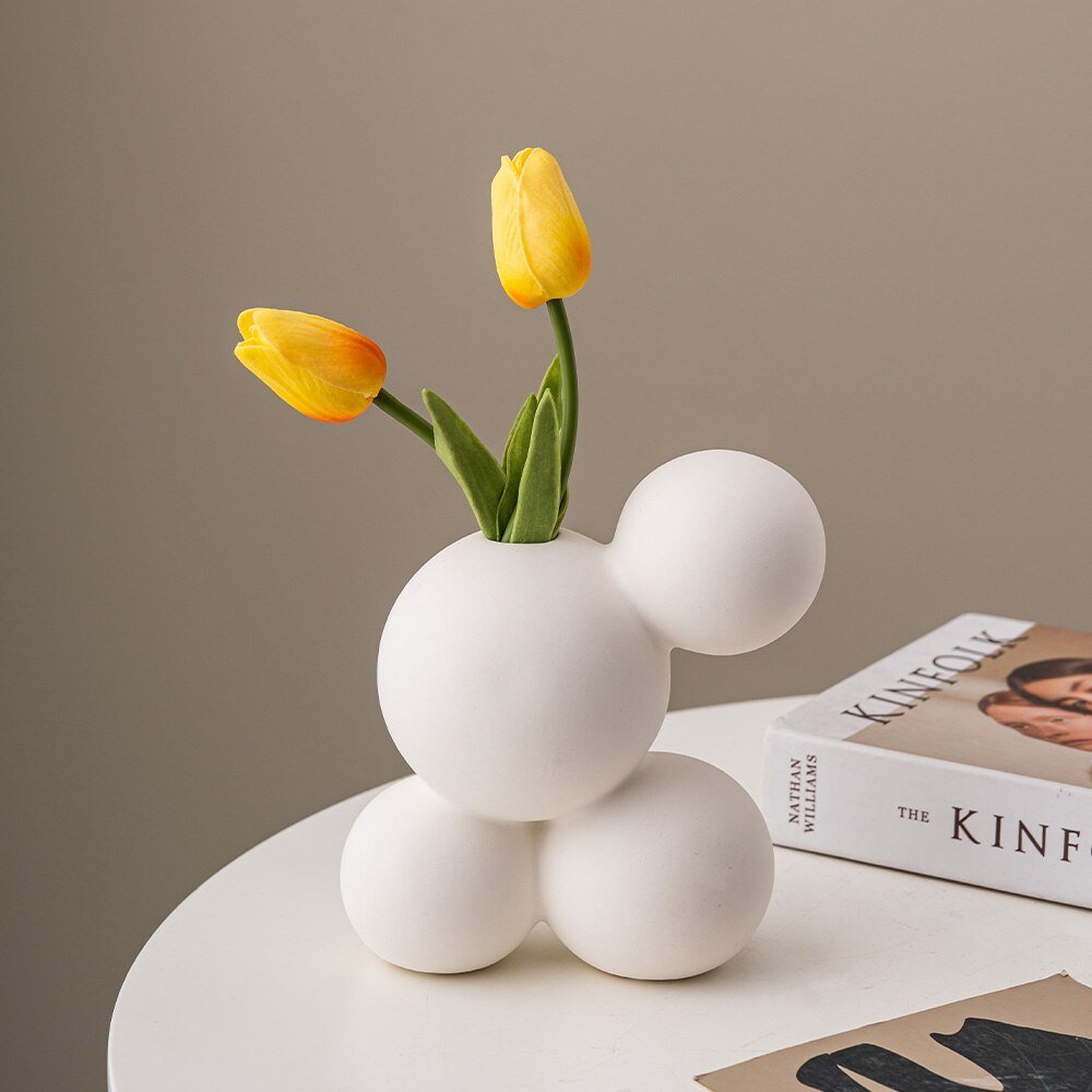 Elegance Unveiled Ceramic Decorative Vase - Creative Nordic Style Home Decor for Stunning Flower Arrangements - DormVibes