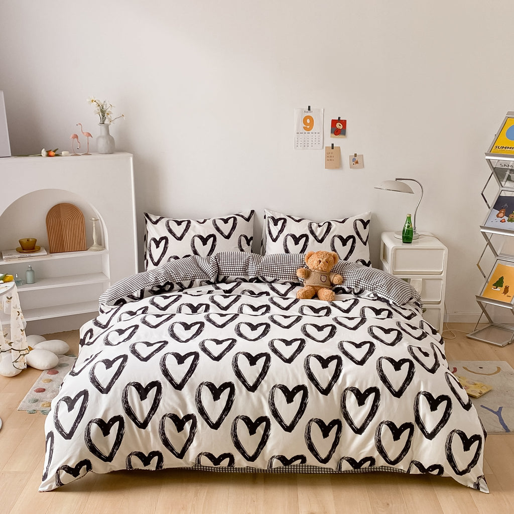 Graffiti Hearts Bed Set - DormVibes