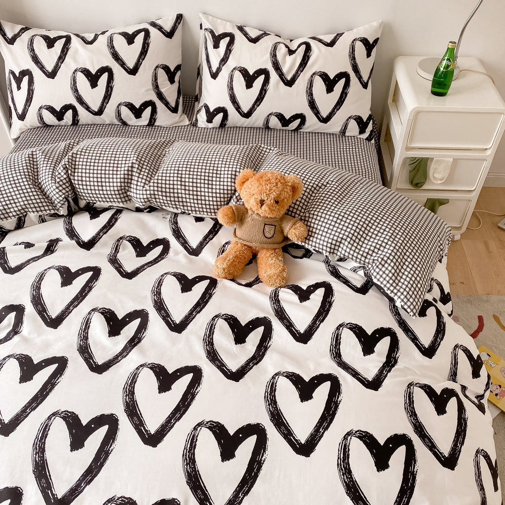 Graffiti Hearts Bed Set - DormVibes