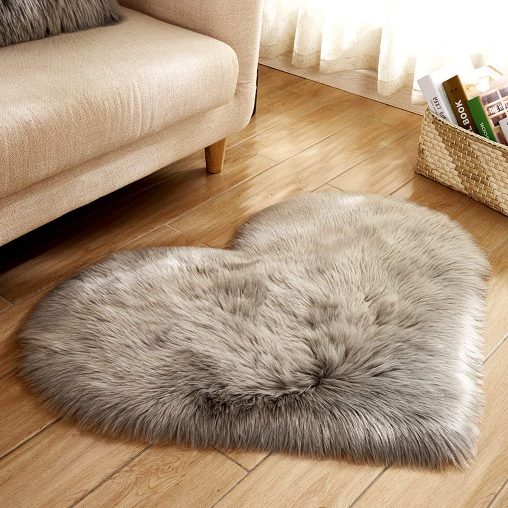 Heart-Shaped Pluffy™ Rug - DormVibes