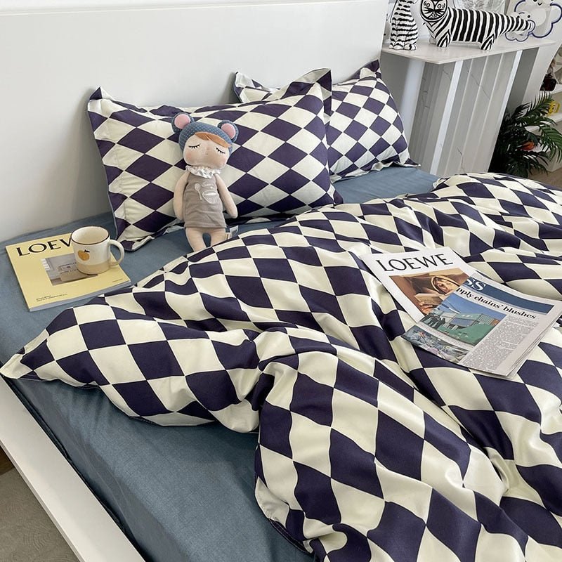 Modern Ripple Pattern Bedding Sets: Black and White Comfort Textile with Pillowcases, Bed Sheets, and Quilt Covers for Super King, Single, and Double Beds - DormVibes