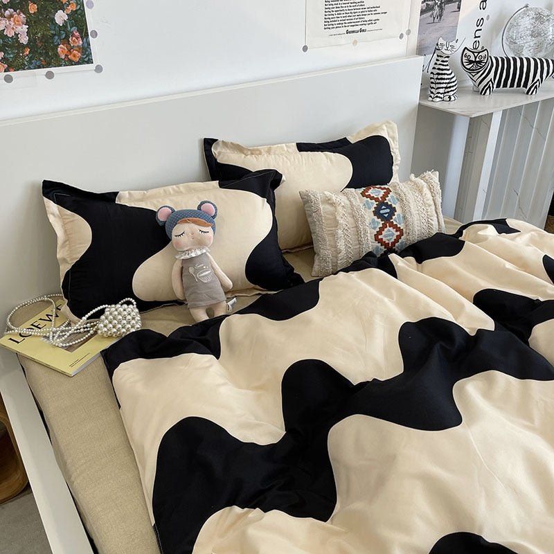 Modern Ripple Pattern Bedding Sets: Black and White Comfort Textile with Pillowcases, Bed Sheets, and Quilt Covers for Super King, Single, and Double Beds - DormVibes