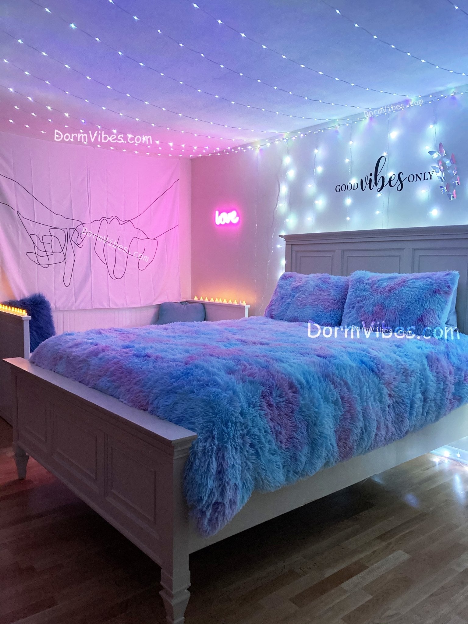 https://www.dormvibes.com/cdn/shop/products/multicolor-pluffy-tie-dyed-bed-set-787158.jpg?v=1685907622