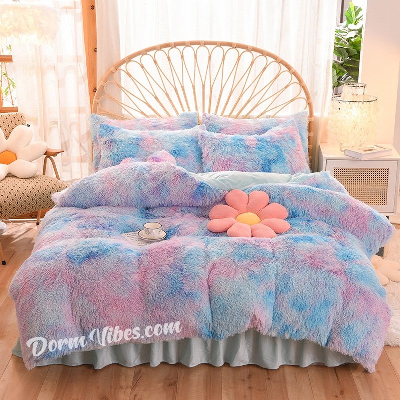 https://www.dormvibes.com/cdn/shop/products/multicolor-pluffy-tie-dyed-bed-set-802618.jpg?v=1685907622
