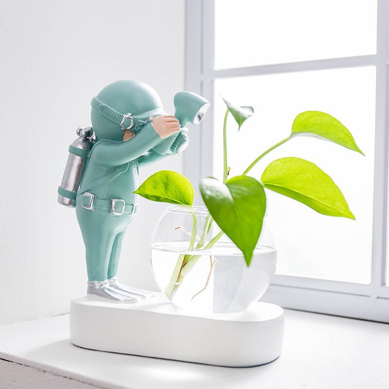 Nordic Modern Astronaut Resin LED Light Desk Ornament - DormVibes
