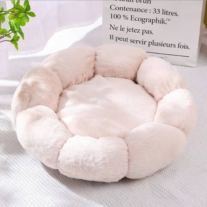 Petal Perfection: Unique Flower Pet Bed - DormVibes