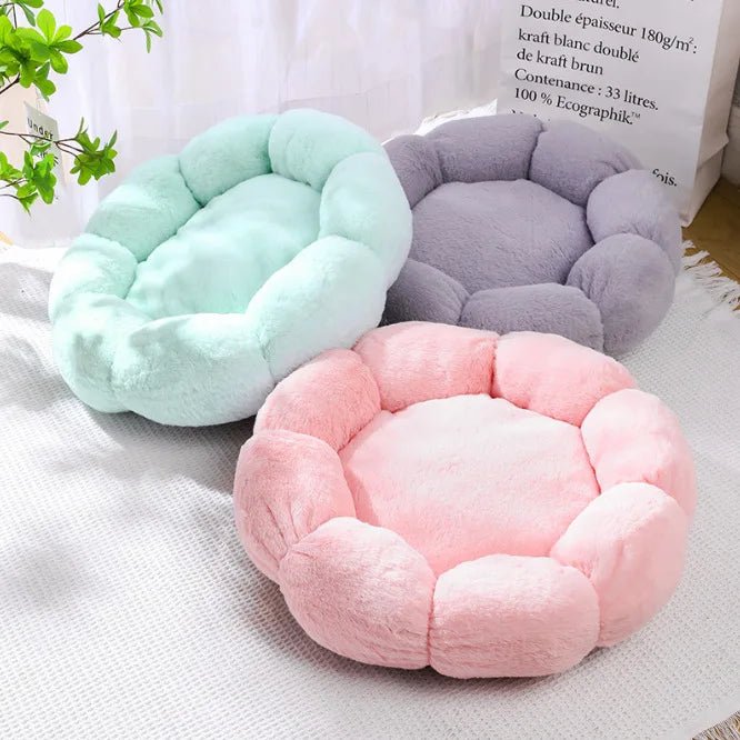 Petal Perfection: Unique Flower Pet Bed - DormVibes