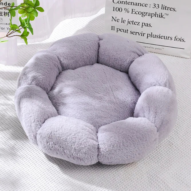 Petal Perfection: Unique Flower Pet Bed - DormVibes