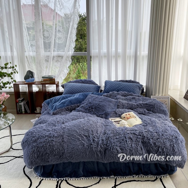 https://www.dormvibes.com/cdn/shop/products/pluffy-bed-set-172645.jpg?v=1685907777