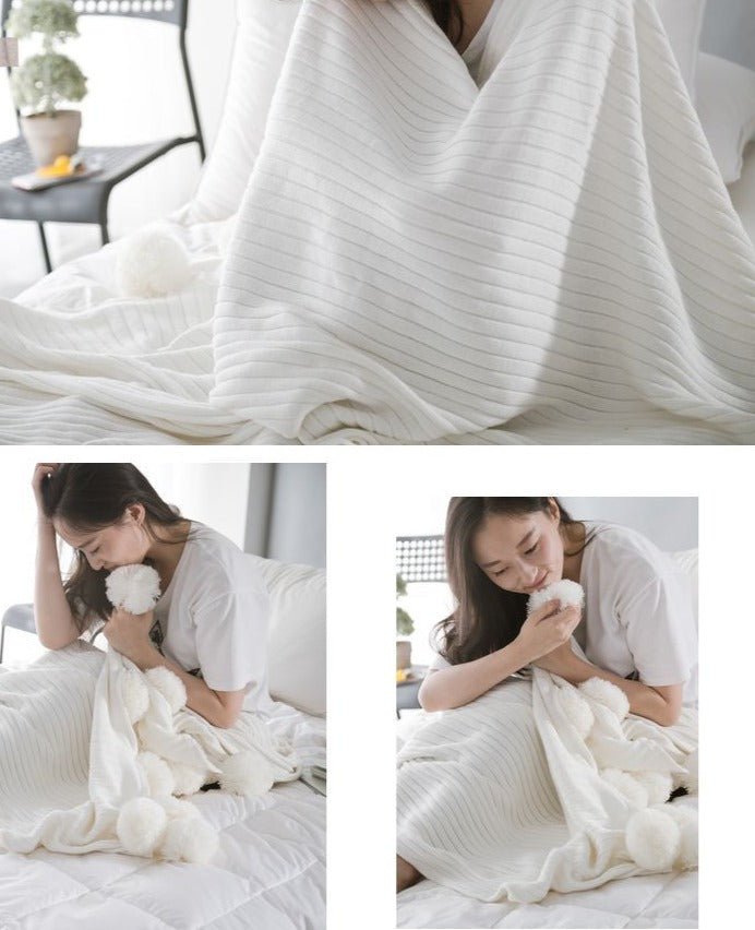 Super Soft Pom Pom Throw Blanket - DormVibes