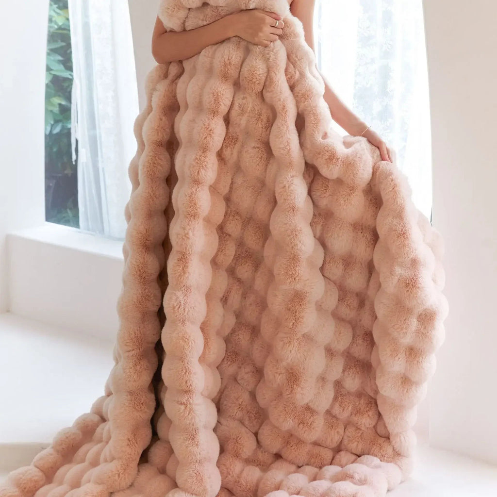 Toscana Rabbit Fur & Bubble Fleece Blanket: Luxurious Throw Plush - DormVibes