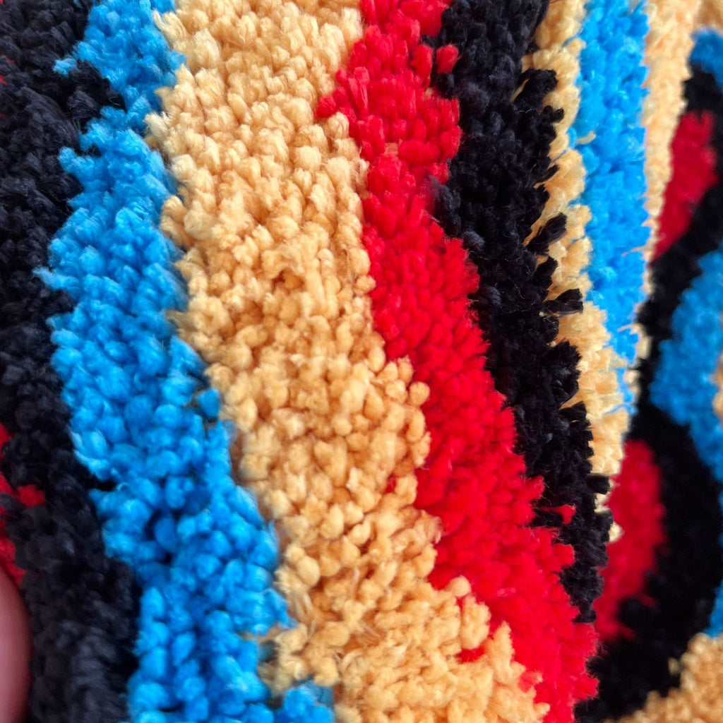 Trippy Smile Rug - Handmade Tufted Smiley Face Rug for a Playful Home Decor - DormVibes