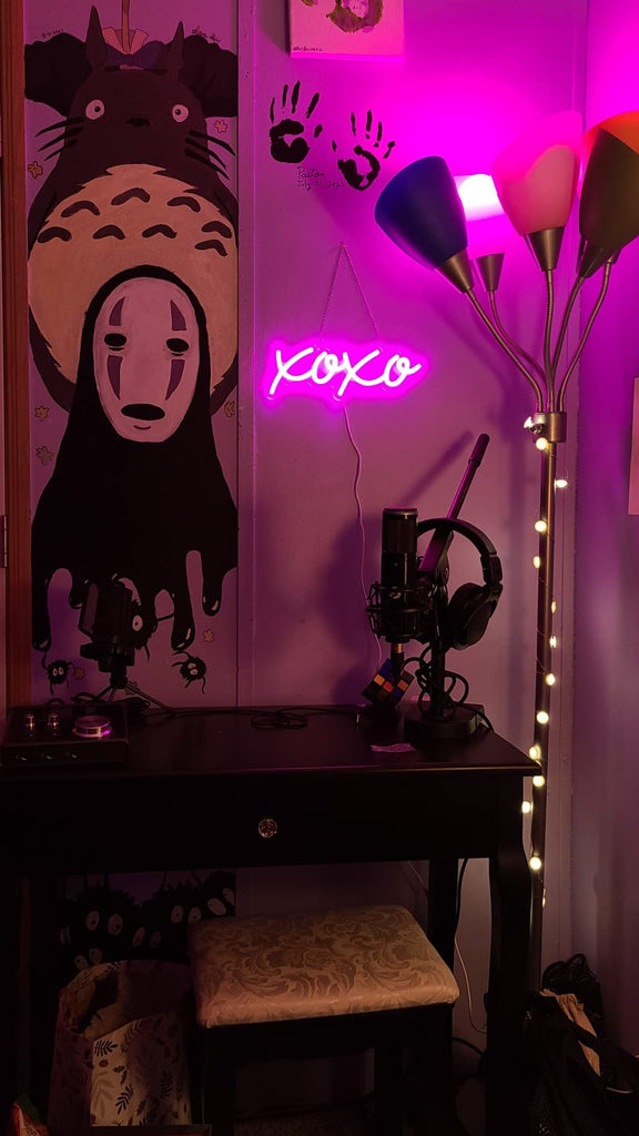XOXO Neon Light Sign - DormVibes